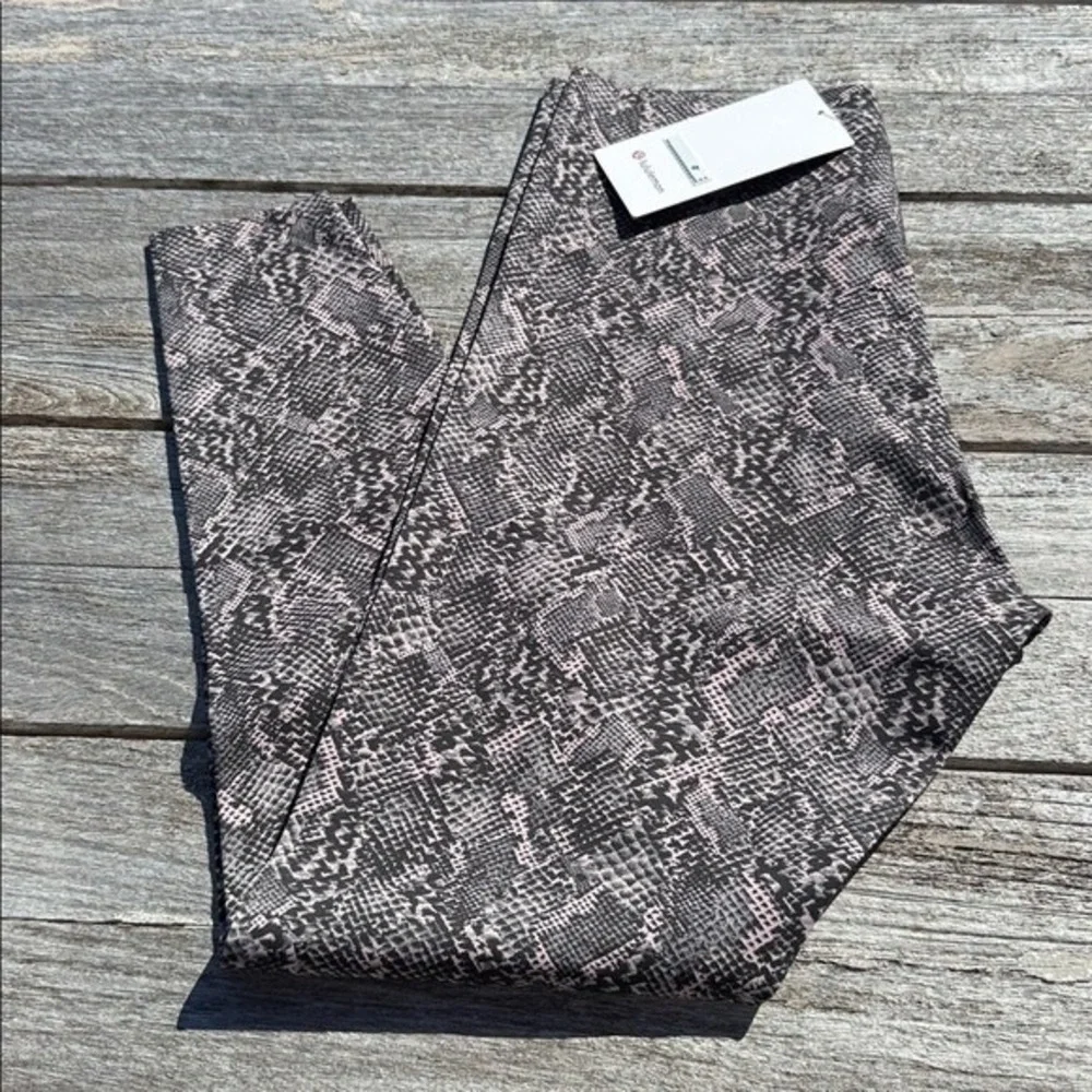 Lululemon‎ Glow Up Super-High-Rise Tight 28